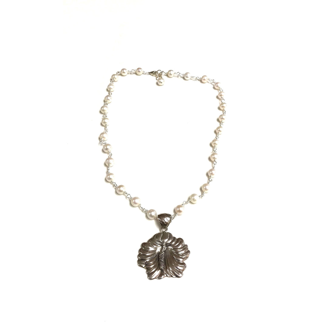 Floral Pendant Necklace!