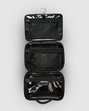 Maggie Hanging Toiletry Case!