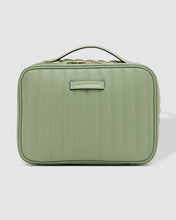 Maggie Hanging Toiletry Case!