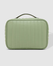 Maggie Hanging Toiletry Case!