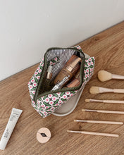 Brianna Makeup Bag Retro Style With Brush Set By Louenhide