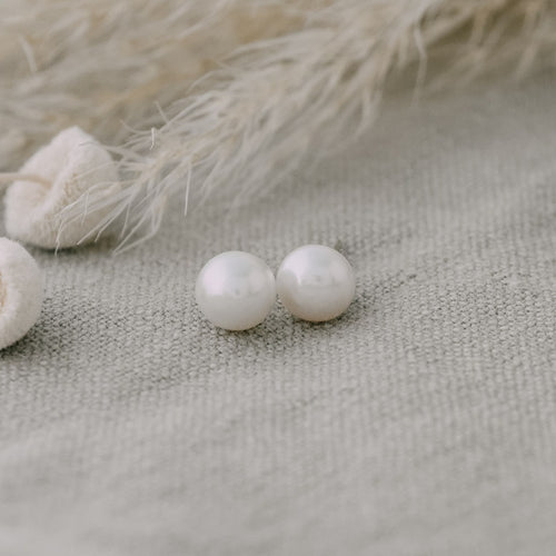 Fresh Water Pearl Studs!  Two Colours!