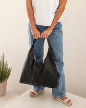 Avery Shoulder Bag!  Two Colours!