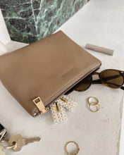 The Everyday Pouch By Louenhide!  Three Colours!