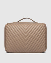 Maggie Hanging Toiletry Case!