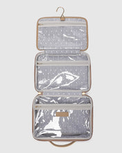 Maggie Hanging Toiletry Case!