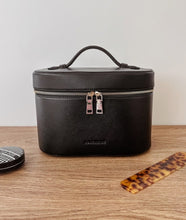 Juliette Vanity Case By Louenhide