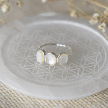 Tri Essence Mother Of Pearl Ring In Silver