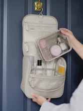 Stackers Hanging Toiletry Bag!