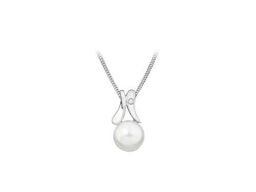 Sweet Freshwater Pearl Necklace & Matching Earrings!