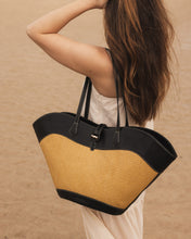 Madeline Shoulder Bag By Louenhide