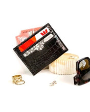 Ava Cardholder By Louenhide!  Black!