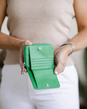 Bobby Wallet By Louenhide!