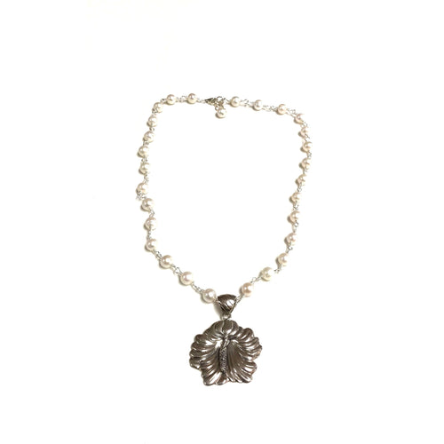 Floral Pendant Necklace!